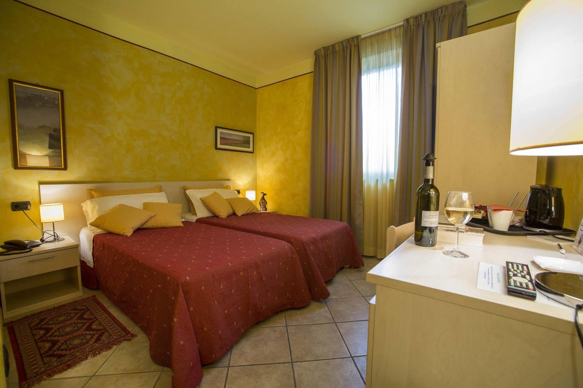 L'Antica Sosta Hotel Castelfiorentino Exterior foto